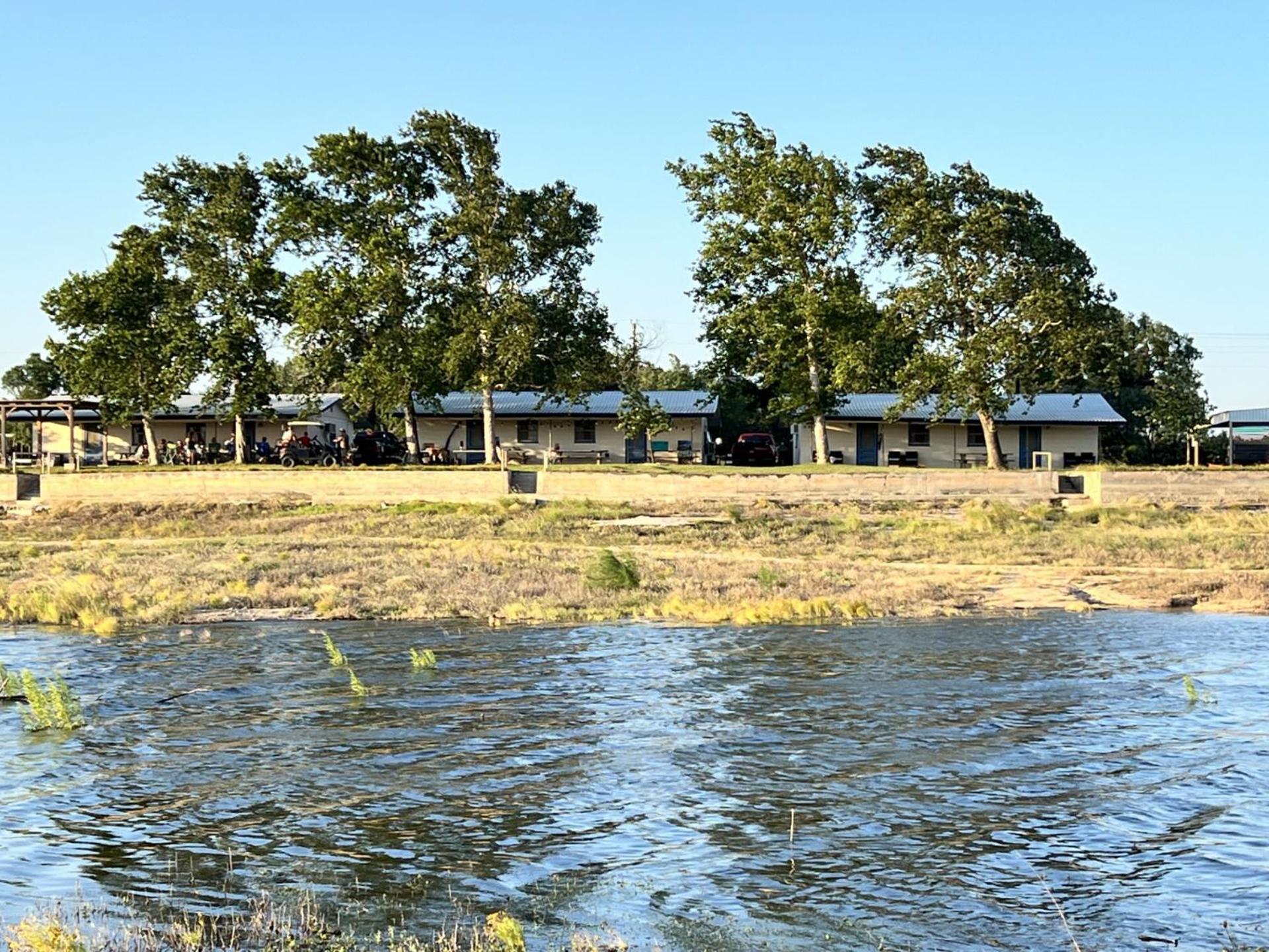 Oasis Lake Buchanan Bluffton Extérieur photo